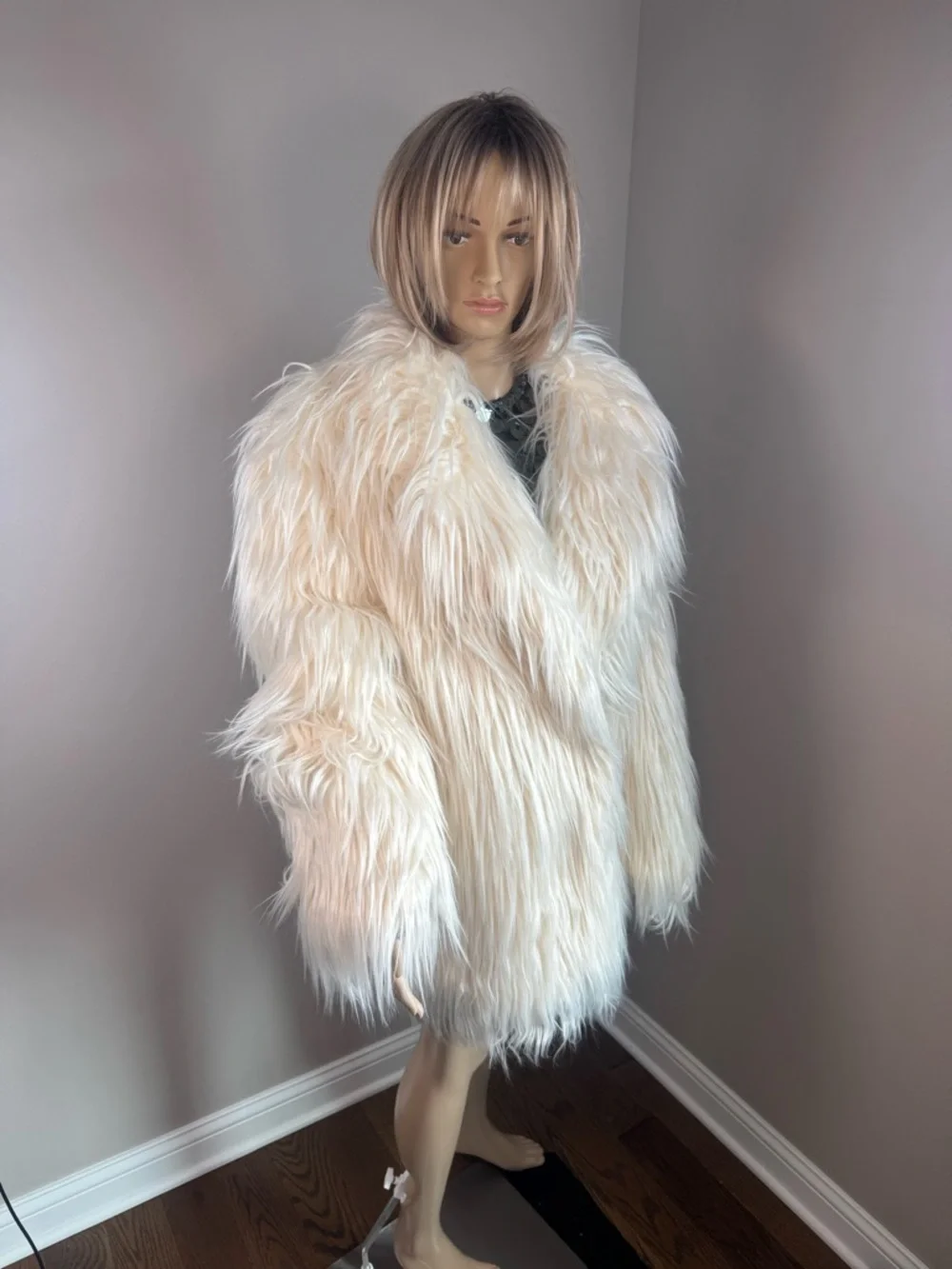 AKIRA Ivory Shag Faux Fur Coat Jacket S/M NWT Glam Festival Winter - Picture 2 of 5